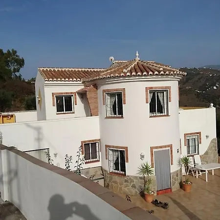 Countryside Private With Pool & Sea View Holiday home